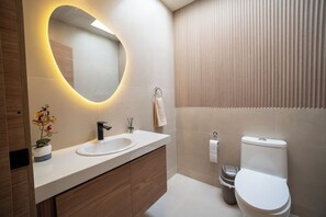 Bathroom - Casa Kaya | Ecuador Beach Retreat with 3 Ensuite Bedrooms (Cojimíes)