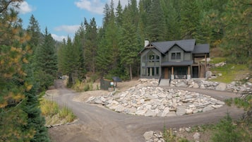 Welcome to Hot Springs at Goose Creek Retreat!