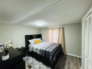 Room - Cozy 2-bedroom house in beautiful Bartow: 20m to Legoland, 1h to Disney & TPA (Bartow)