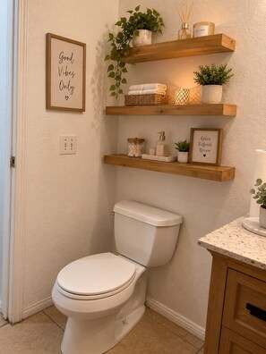 Bathroom - Gorgeous 5-bedroom house with AC in Oklahoma City (Oklahoma City)