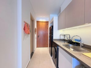 Private kitchen - Cozy Boho 1BDR + Sofa Bed, Pool View in Kamaran (Hurghada)