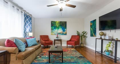 The Comfy King Ranch - Enjoyable 3-bedroom house with AC in charming Worth!