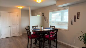 Dining - Cozy Private Bedroom & Bathroom close to Red Deer Hospital and Polytech (Red Deer)