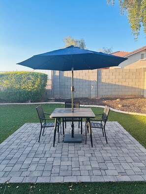 Outdoor dining - Breathtaking 4 BR home in with AC in friendly Goodyear, Arizona (Goodyear)
