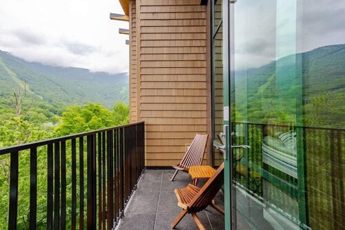 Spruce Peak resort Ski In Out with Views