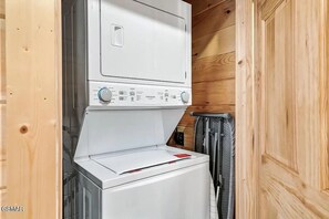 Interior - Near Dollywood | Golf Next Door | 3 King Suites (Pigeon Forge)