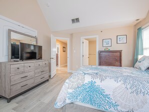 Room - Top-Level 5BR Ocean City Condo Coastal Deck (Ocean City)