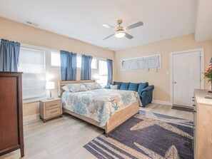 Room - Spacious 5-Bedroom condo in lovely Ocean City (Ocean City)