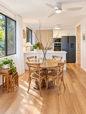 Dining - Stay Like a Local in the Heart of Mermaid/Nobby Beach. 
“Sand, Dining & Trams.” (Mermaid Beach)