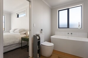 Bathroom - Charleton's 1 on Teasdale. A beautifully appointed NEW three-bedroom townhouse. (Te Awamutu)