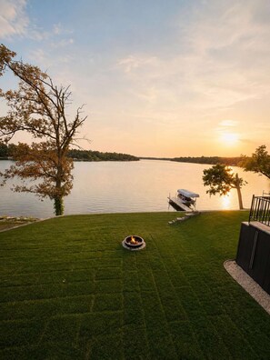 Property grounds - Lake Days & Cozy Nights | Your Lake Victoria Escape (Alexandria)