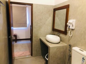 Bathroom - Wild Loch Yala  (Yala)