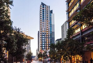 Exterior - Stunning Seaview+Skytower View 2 Bedroom Apartment (Auckland central)