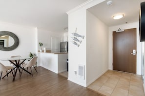 Interior - Charming 2-bedroom apartment with AC in Santa Monica (Santa Monica)