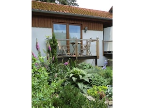Outdoor dining - Holiday Apartment With 1 Bedroom (Wunstorf)