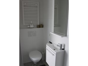 Bathroom - Holiday Apartment With 2 Bedrooms (Egmond aan Zee)