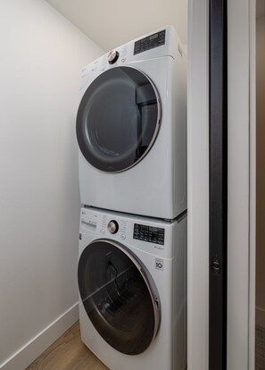 Washer/dryer included to compete the home feel | Upper Level - New! Monthly Midtown Bozeman Rental + Dogs Welcome (Bozeman)