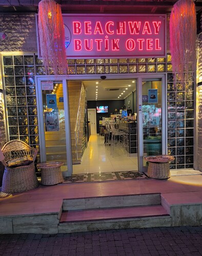 100 meters from the beach in Side With buffet breakfast