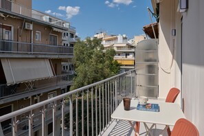 Outdoor dining - Boutique Koukaki by Lumen Living (Athina)