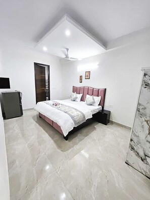 Room - Roomshala192 Hotel Aroha Botanical Gardn (Noida)