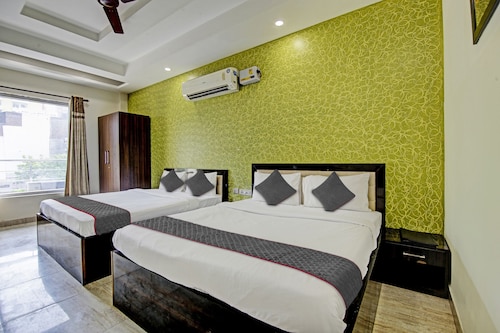 Townhouse Grand Inn