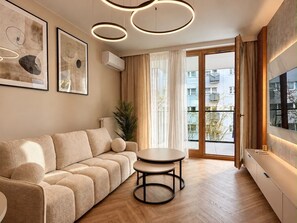 Living area - KMN Premium Suite Varso Tower & Central Station Warsaw (Warszawa)