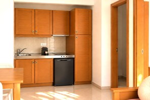 Kitchen - Romantic Apartment Getaway by the Beach (Pals)
