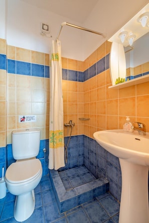Bathroom - Naftilos (Kefalonia)
