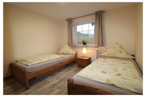 Untagged - Holiday apartment with 2 bedrooms (Werdum\/Nordwerdum)