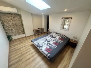 Room - Vrbo Property (Béziers)