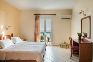 Room - Eagle's Nest Studios (Kefalonia)