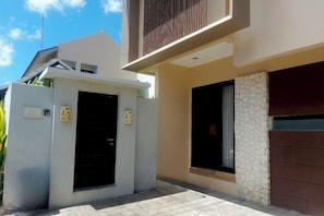 Exterior detail - Little Nuts Villa (Jimbaran)
