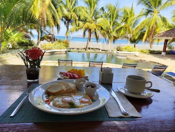 Outdoor dining - Villa Marina Lodge and Condos (Las Escobas del Venado)