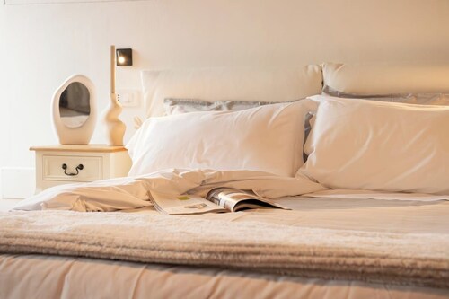 Romantic Suite w/ Private Terrace Near Assisi