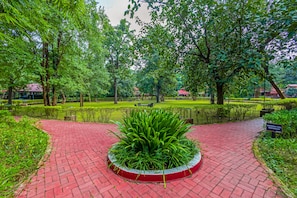 Garden - Sterling Bandhavgarh (Manpur)