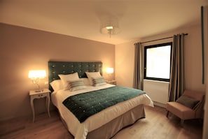 Room - 130 m² vacation rental for 6 people, in a quiet location, with a shared saltwater pool and hot tub (Les Farges)