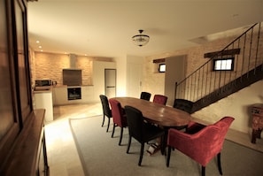 Dining - 130 m² vacation rental for 6 people, in a quiet location, with a shared saltwater pool and hot tub (Les Farges)