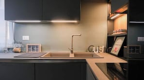 Private kitchen - La Casa del Pittore: a detached house with a large garden in Pecetto Torinese (Pecetto Torinese)
