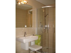 Bathroom - Holiday Apartment With 2 Bedrooms (Heringsdorf)