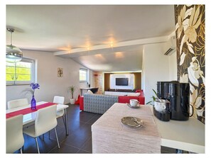 Dining - Villa Nikolina 2km Beach (Liznjan)