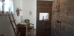 Bathroom - Vrbo Property (Bainville-sur-Madon)