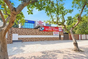 Front of property - FabHotel Home Town (Kanpur)