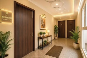 Lobby - FabHotel Amazing Stays Ramesh Nagar (New Delhi)