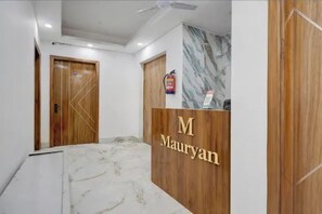 Reception - FabHotel Premium Stay Ignou Road (New Delhi)