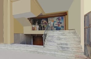 Interior entrance - FabHotel Premium Stay Dabri (New Delhi)