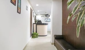 Quầy tiếp tân
