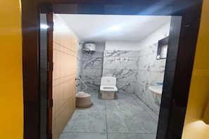 Bathroom - FabHotel Meridian Blue (Hanmakonda)