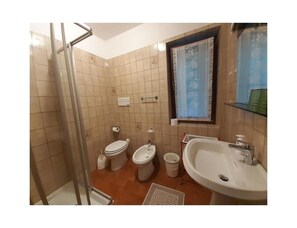 Bathroom - Villa Stellina No. 2 (Malcesine)