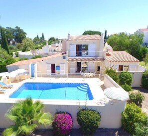 Pool - Heatable pool & BBQ retreat in Carvoeiro (Carvoeiro)