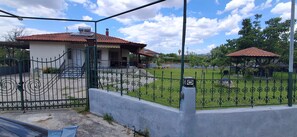 Property grounds - Kanela House ,Cozy Cottage with Large Garden & BBQ (καλλικρατεια)